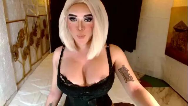 Image 12 of buena_fortuna Stream on Chaturbate on 29 days ago