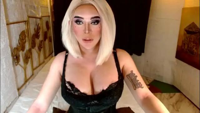 Image 3 of buena_fortuna Stream on Chaturbate on 29 days ago