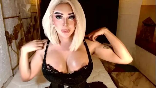 Image 12 of buena_fortuna Stream on Chaturbate on 19 days ago