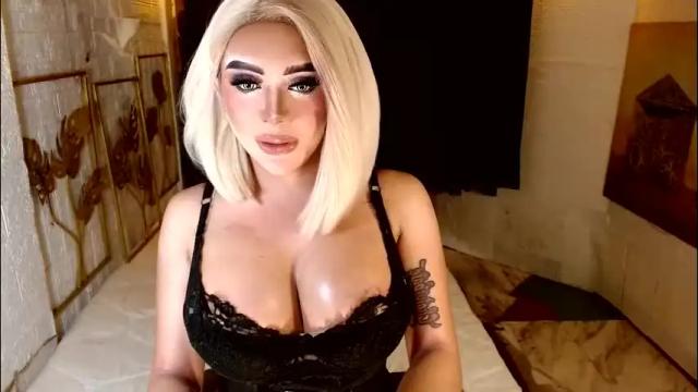Image 6 of buena_fortuna Stream on Chaturbate on 19 days ago
