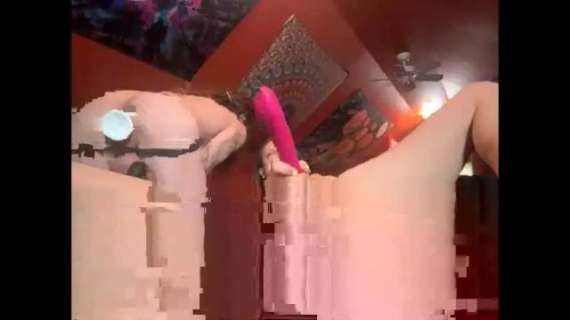 Image 12 of bugnbabs Stream on Chaturbate on 2 months ago