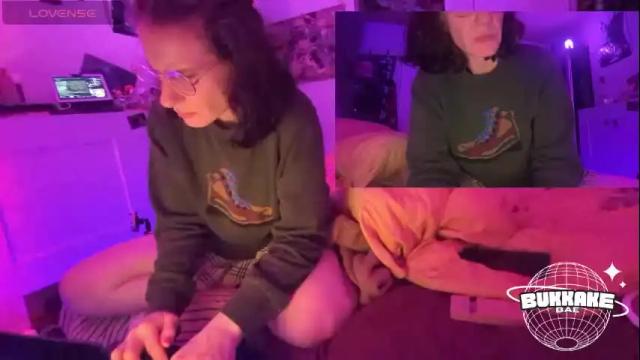 Image 2 of bukkakebae Stream on Chaturbate on 4 months ago