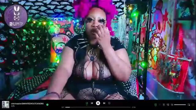 Image 7 of bunixthebunny Stream on Chaturbate on 17 days ago
