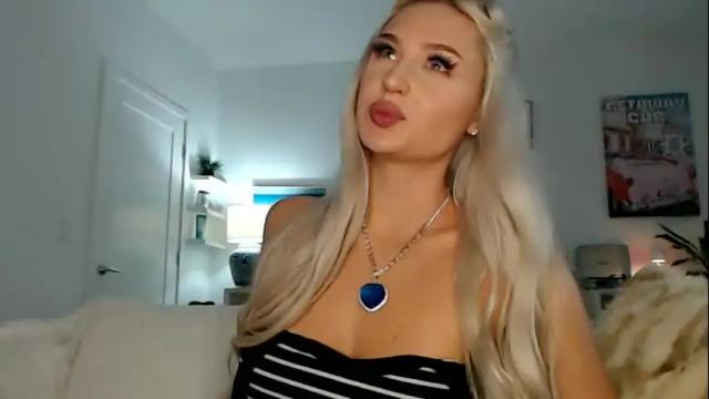 Image 3 of bunnykhalessi Stream on Chaturbate on 17 months ago