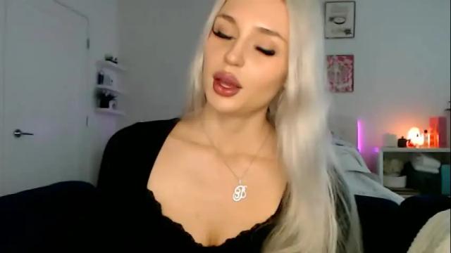 Image 2 of bunnykhalessi Stream on Chaturbate on 15 months ago