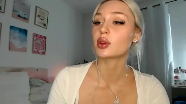 Image 2 of bunnykhalessi Stream on Chaturbate on 15 months ago