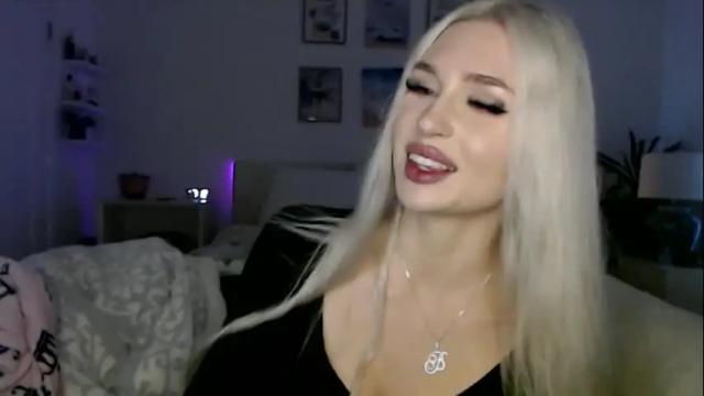 Image 7 of bunnykhalessi Stream on Chaturbate on 15 months ago