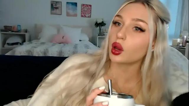 Image 6 of bunnykhalessi Stream on Chaturbate on 14 months ago