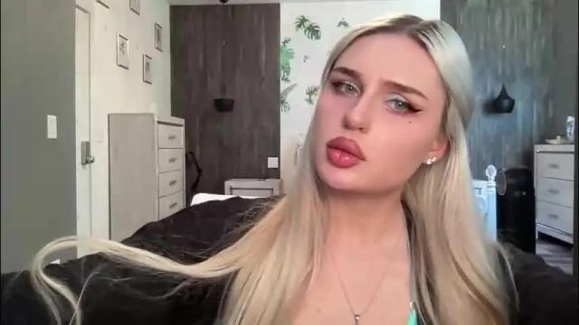 Image 2 of bunnykhalessi Stream on Chaturbate on 3 months ago