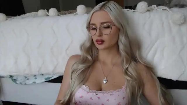 Image 11 of bunnykhalessi Stream on Chaturbate on 1 month ago