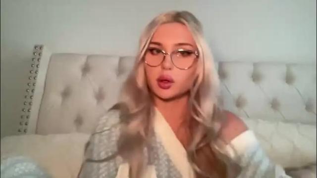 Image 3 of bunnykhalessi Stream on Chaturbate on 8 days ago