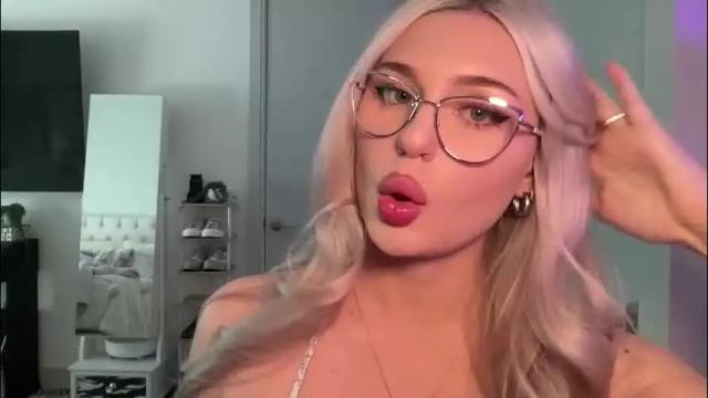 Image 8 of bunnykhalessi Stream on Chaturbate on 2 days ago