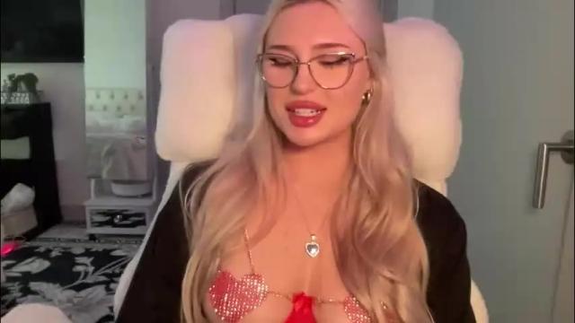 Image 12 of bunnykhalessi Stream on Chaturbate on 22 hours ago