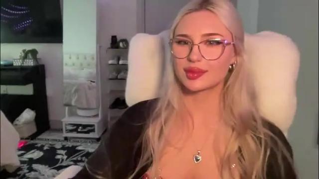 Image 4 of bunnykhalessi Stream on Chaturbate on 22 hours ago