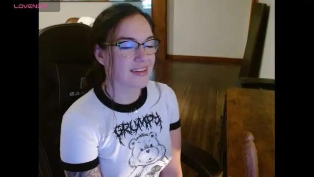 Image 2 of bunnynextdoor Stream on Chaturbate on 5 months ago