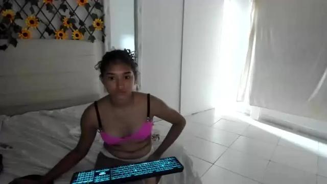 Image 7 of burbuja_evans Stream on Chaturbate on 13 months ago