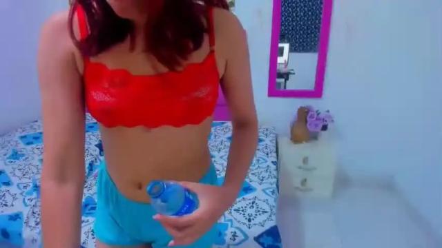 Image 2 of burbuja_evans Stream on Chaturbate on 13 months ago