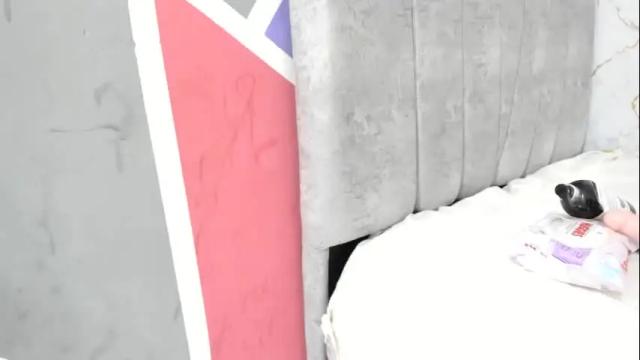 Image 10 of burbuja_evans Stream on Chaturbate on 1 month ago