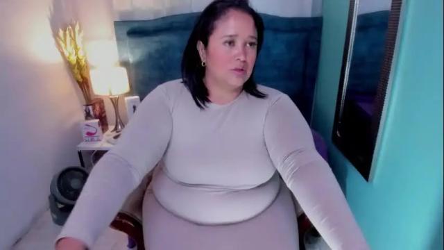 Image 10 of busty_juicy Stream on Chaturbate on 26 days ago