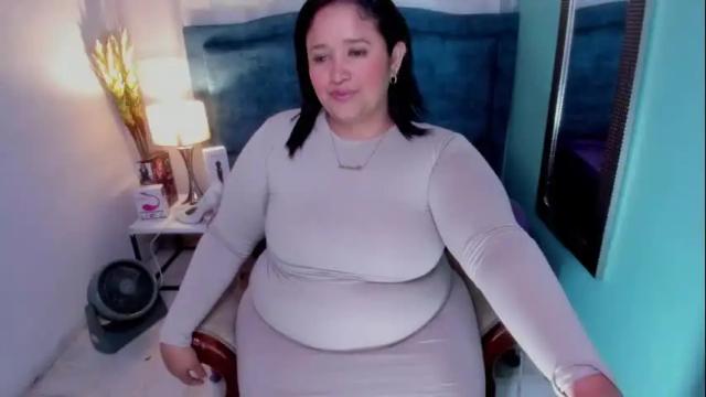 Image 8 of busty_juicy Stream on Chaturbate on 26 days ago