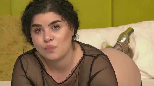 Image 3 of busty_madison Stream on Chaturbate on 18 months ago