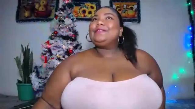 Image 11 of bustyboobsxxll Stream on Chaturbate on 16 months ago