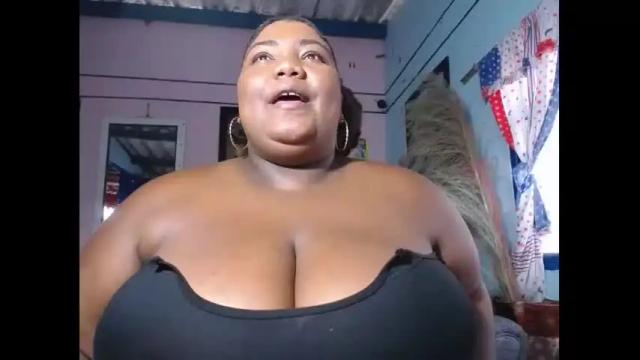 Image 10 of bustyboobsxxll Stream on Chaturbate on 12 months ago