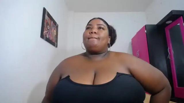 Image 11 of bustyboobsxxll Stream on Chaturbate on 14 months ago