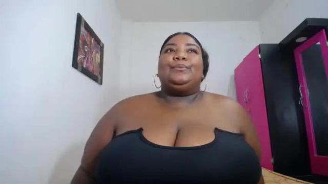 Image 4 of bustyboobsxxll Stream on Chaturbate on 14 months ago