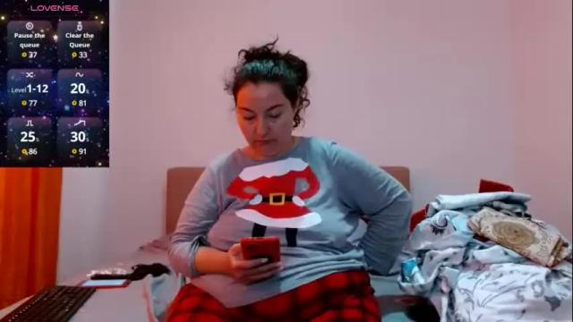 Image 12 of bustyemma Stream on Chaturbate on 1 month ago