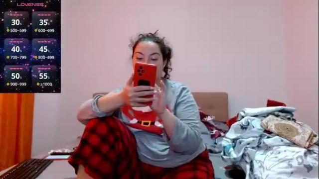 Image 4 of bustyemma Stream on Chaturbate on 1 month ago
