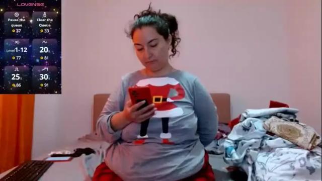 Image 6 of bustyemma Stream on Chaturbate on 1 month ago