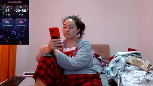 Image 8 of bustyemma Stream on Chaturbate on 1 month ago