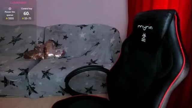 Image 4 of bustylolla Stream on Chaturbate on 1 month ago