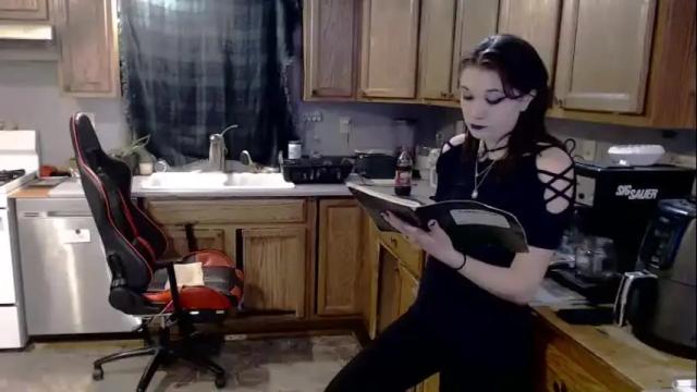 Image 12 of butcher_babe Stream on Chaturbate on 17 months ago