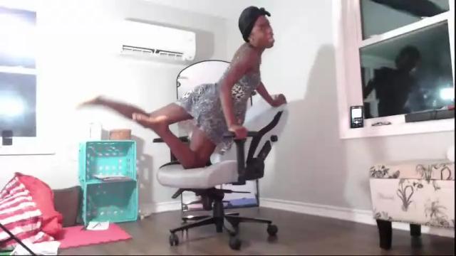 Image 2 of butt3rcup Stream on Chaturbate on 3 months ago