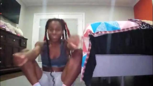 Image 11 of butt3rcup Stream on Chaturbate on 2 months ago