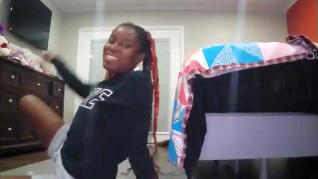 Image 2 of butt3rcup Stream on Chaturbate on 2 months ago