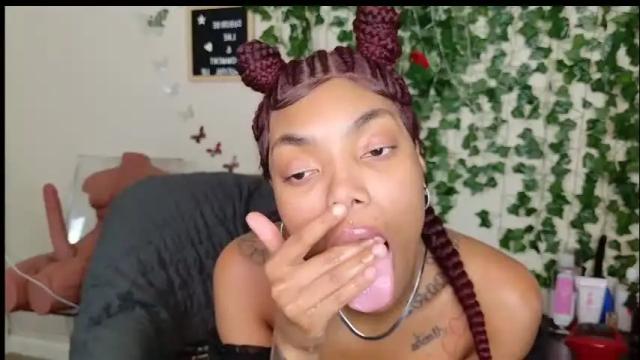 Image 7 of butterflybootyy Stream on Chaturbate on 17 days ago