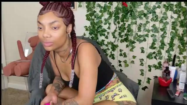 Image 4 of butterflybootyy Stream on Chaturbate on 16 days ago