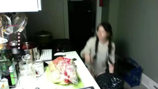 Image 2 of butternoodles Stream on Chaturbate on 18 months ago