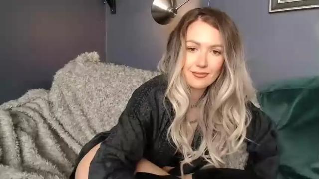 Image 2 of byrdie_love Stream on Chaturbate on 25 months ago