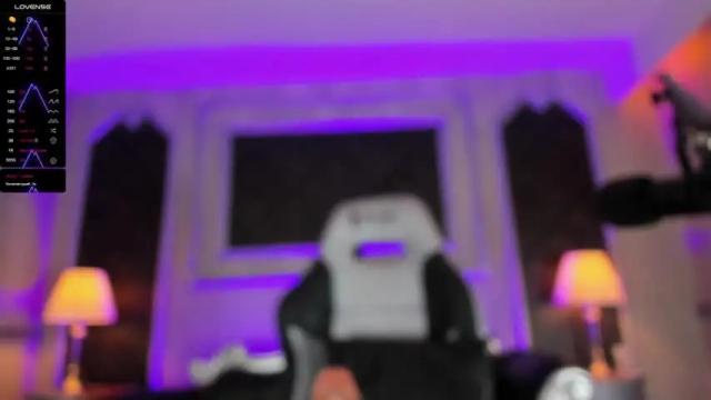 Image 12 of caamila_chainn Stream on Chaturbate on 15 months ago