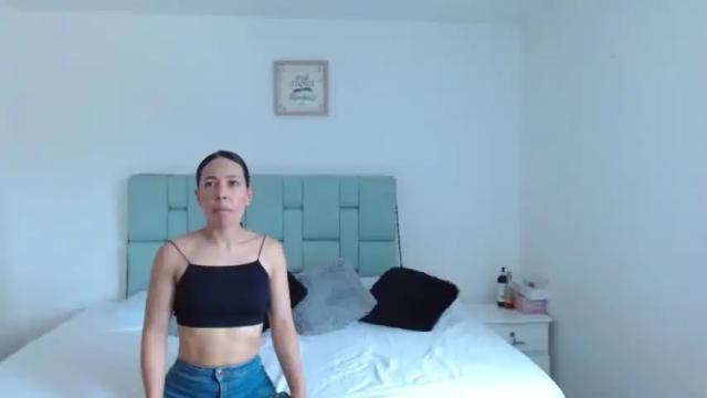 Image 2 of cailyn_briona Stream on Chaturbate on 16 months ago