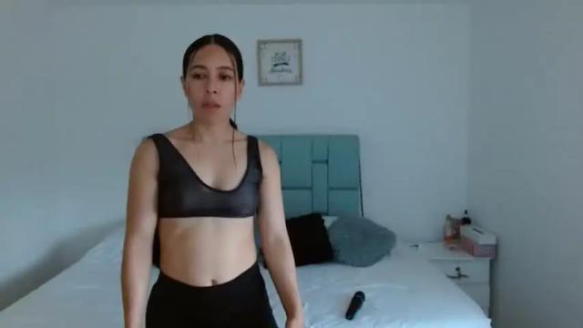 Image 3 of cailyn_briona Stream on Chaturbate on 16 months ago