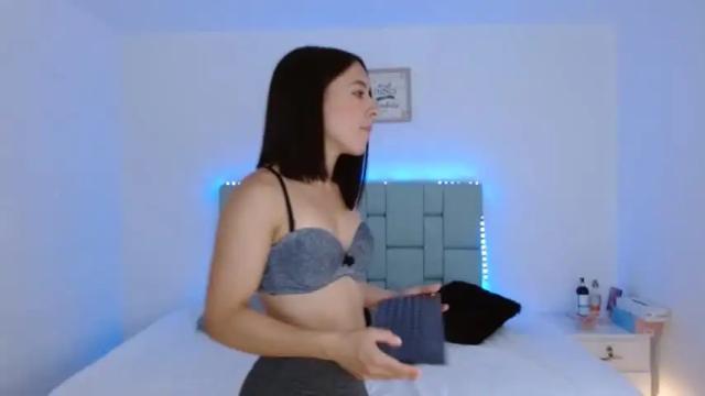 Image 3 of cailyn_briona Stream on Chaturbate on 16 months ago