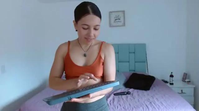 Image 7 of cailyn_briona Stream on Chaturbate on 16 months ago