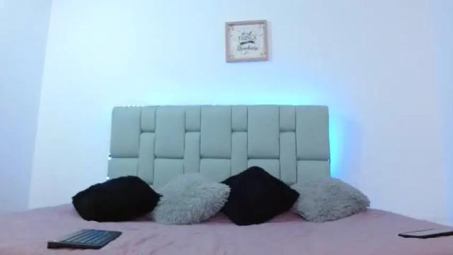Image 11 of cailyn_briona Stream on Chaturbate on 15 months ago