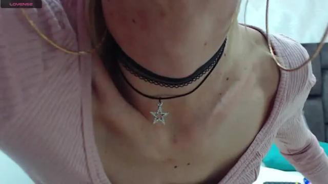 Image 12 of caitlyn_jonnes Stream on Chaturbate on 19 months ago