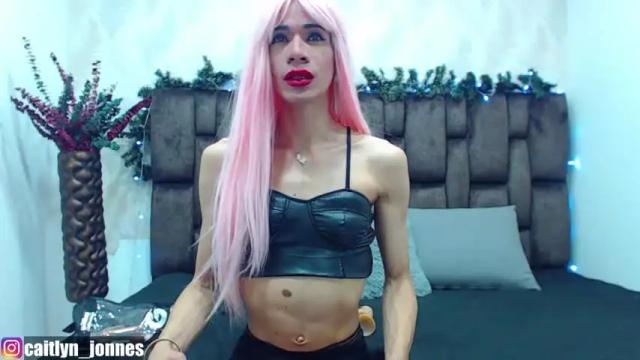 Image 2 of caitlyn_jonnes Stream on Chaturbate on 18 months ago